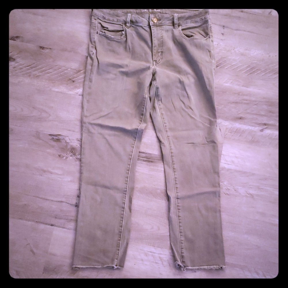 Army Green Jegging Crop